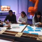 Les étudiants fabriquent des robots à partir de cubes multi-fonctions