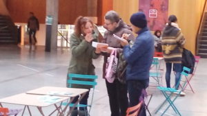 Nathalie et Koji rencontrent une dame très sympathique