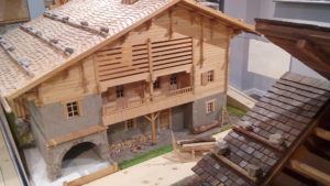 Maquette de chalet à la fin du musée